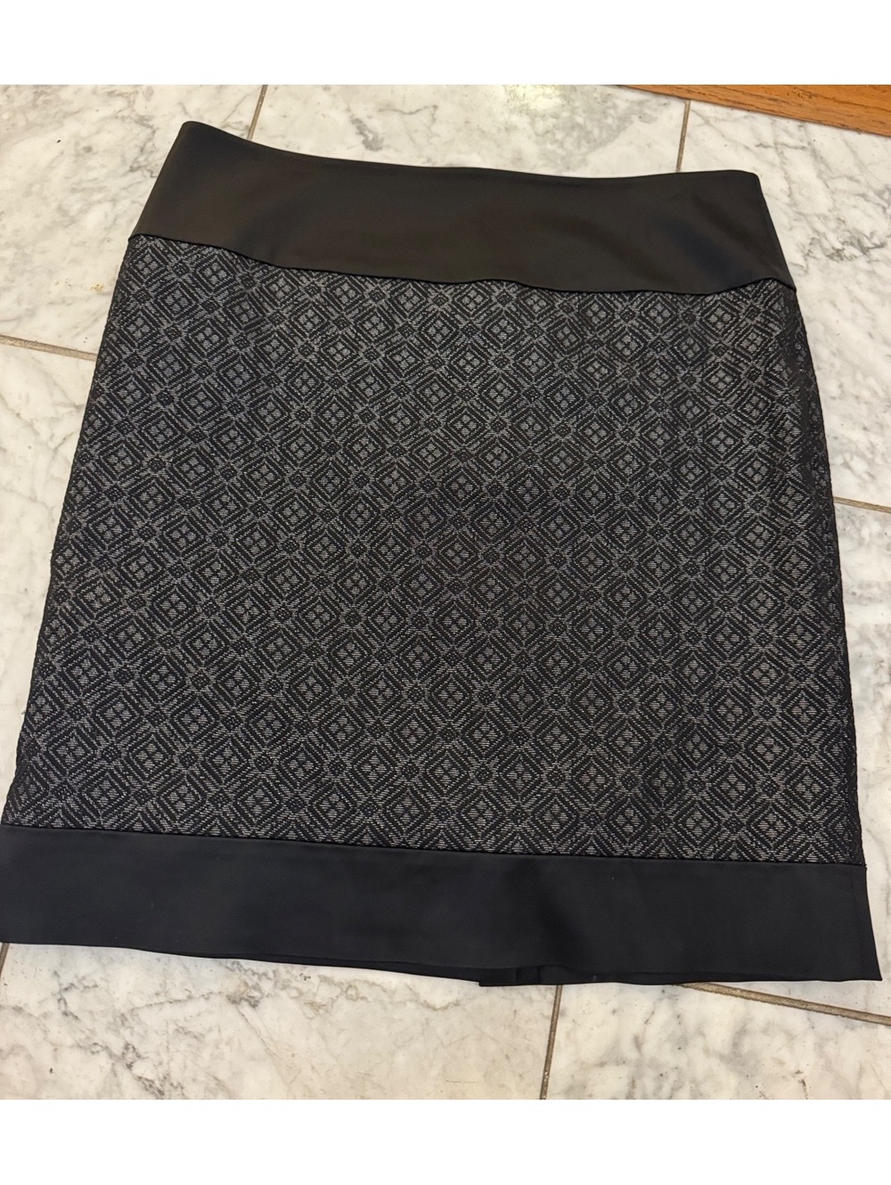 Antonio Melani Women’s Size 8 Black Gray Geometric Jacquard Pencil Skirt